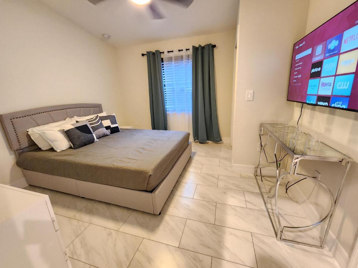 The Villa Orlando@College Park. Sleeps16 Exterior photo