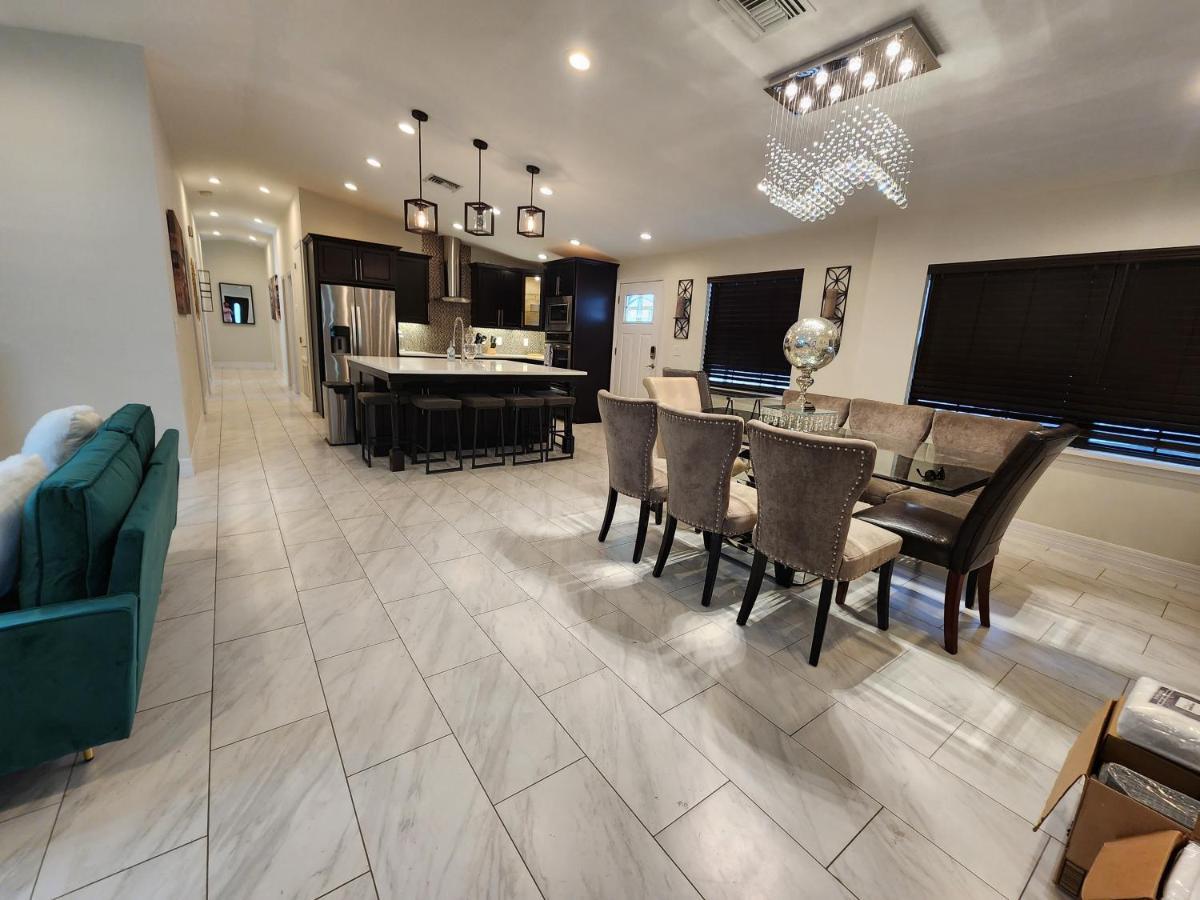The Villa Orlando@College Park. Sleeps16 Exterior photo