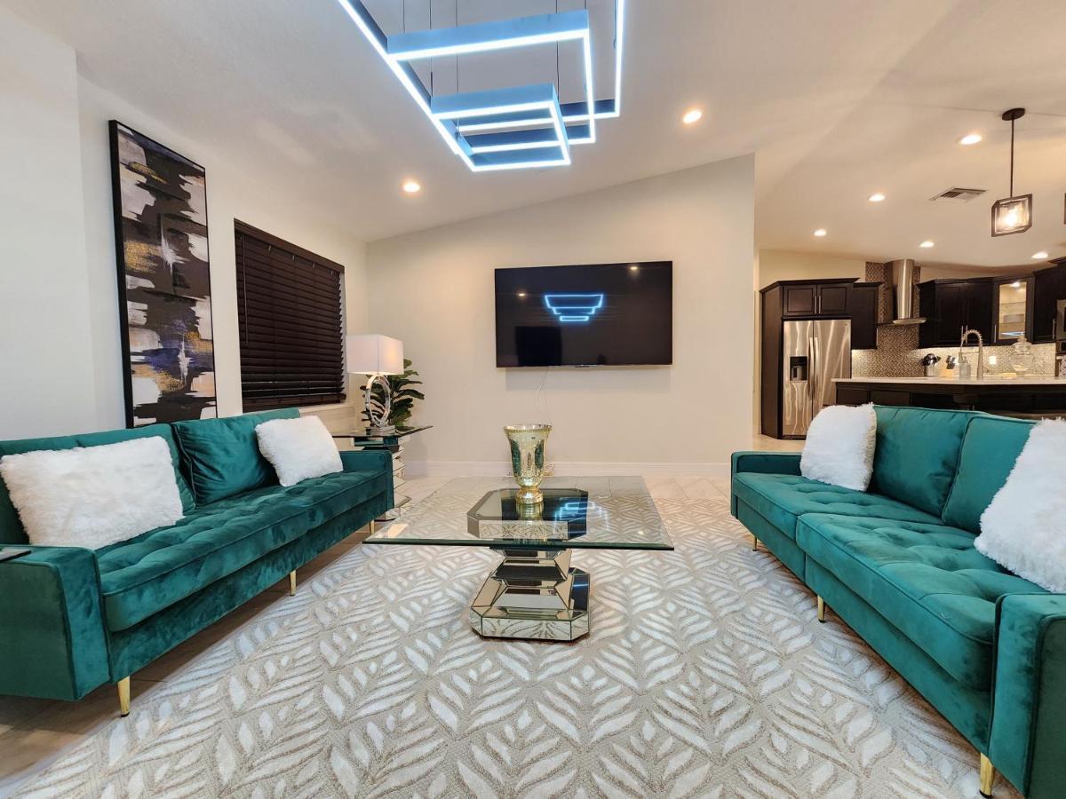 The Villa Orlando@College Park. Sleeps16 Exterior photo