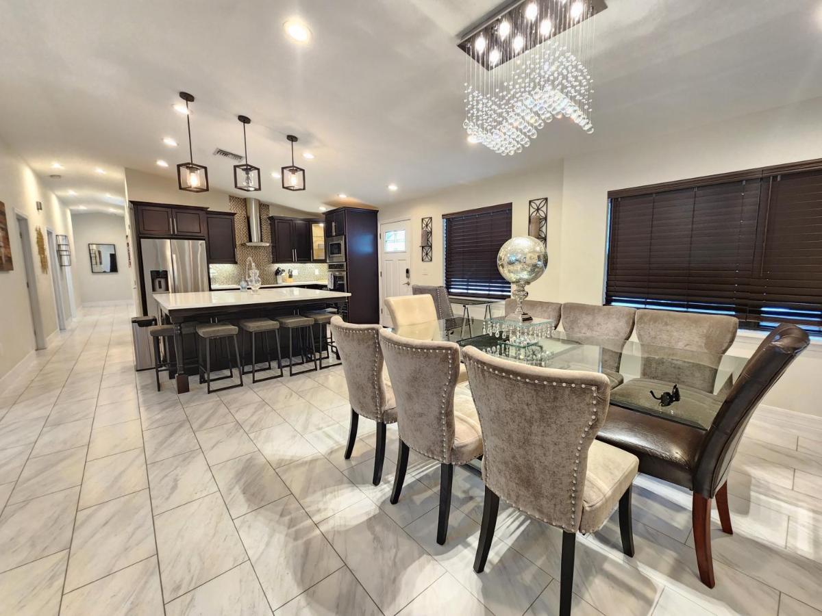 The Villa Orlando@College Park. Sleeps16 Exterior photo