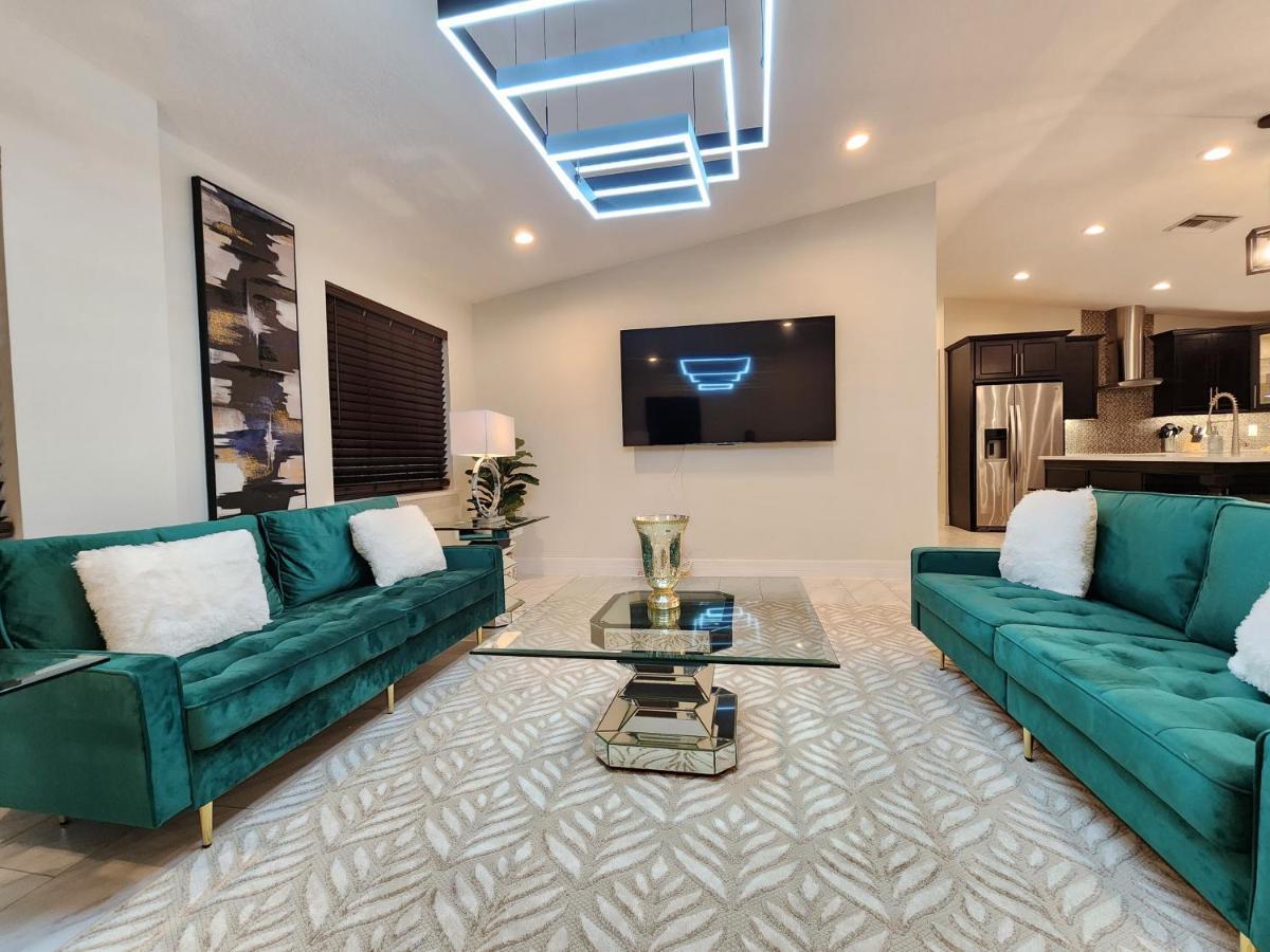 The Villa Orlando@College Park. Sleeps16 Exterior photo