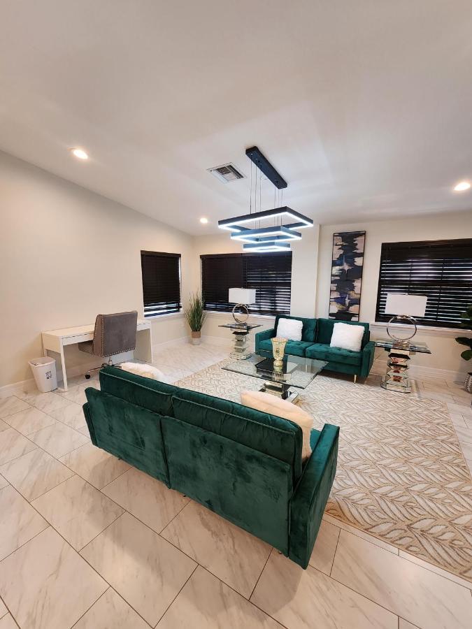 The Villa Orlando@College Park. Sleeps16 Exterior photo