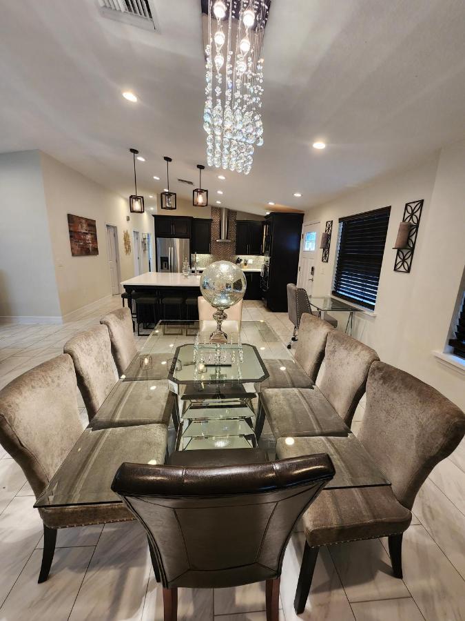 The Villa Orlando@College Park. Sleeps16 Exterior photo