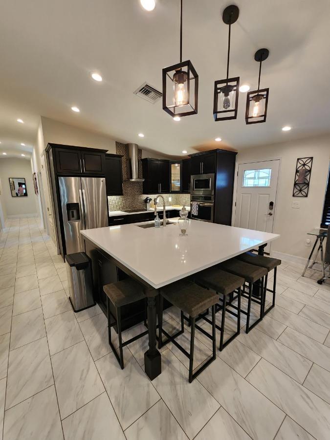 The Villa Orlando@College Park. Sleeps16 Exterior photo