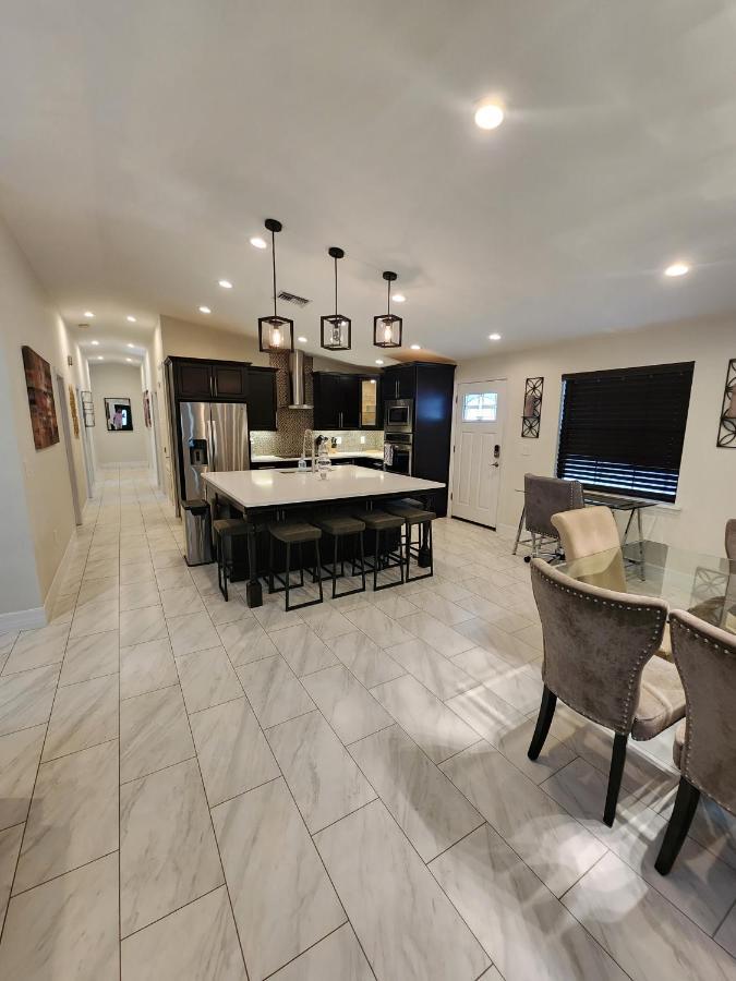 The Villa Orlando@College Park. Sleeps16 Exterior photo