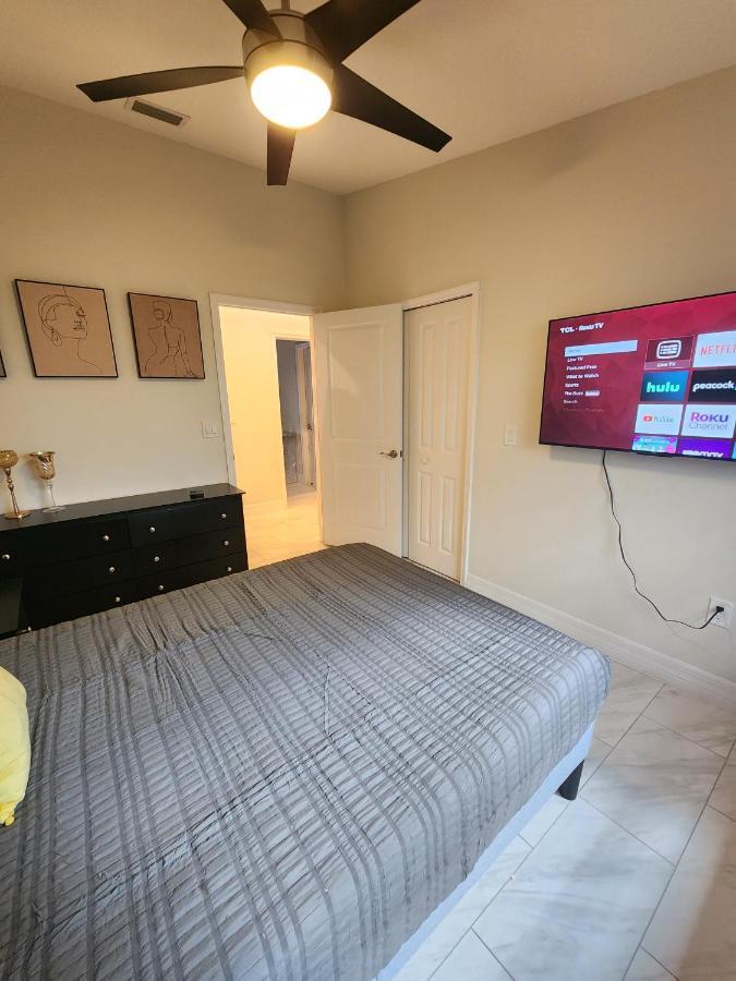 The Villa Orlando@College Park. Sleeps16 Exterior photo